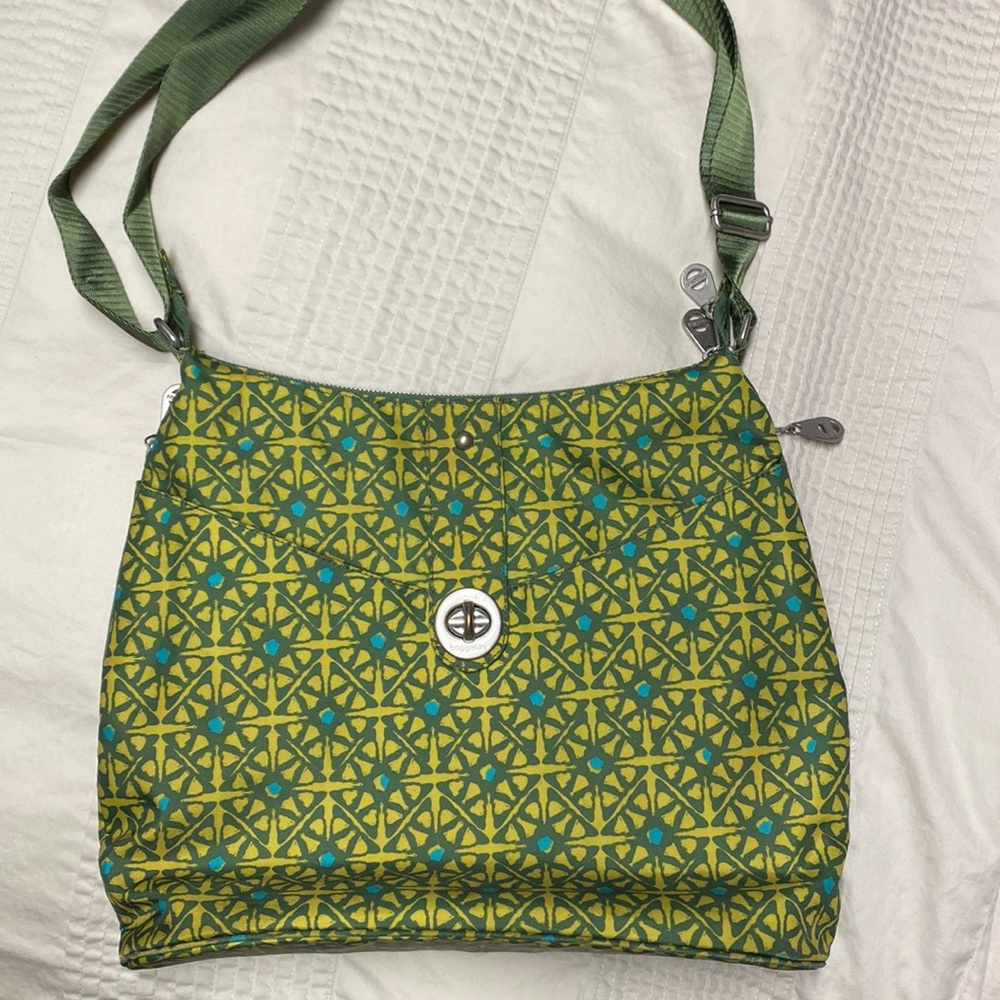 BAGGALLINI Shoulder Crossbody Bag Purse Excellent Condition